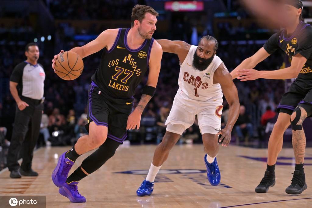 东契奇PK完胜哈登 湖人争冠这次真的有戏了？